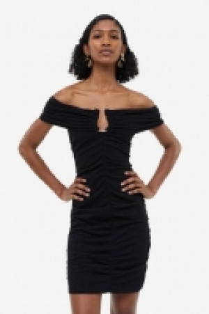 Vestido off-the-shoulder 8.99 €
