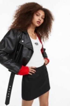 Falda 8.99 €