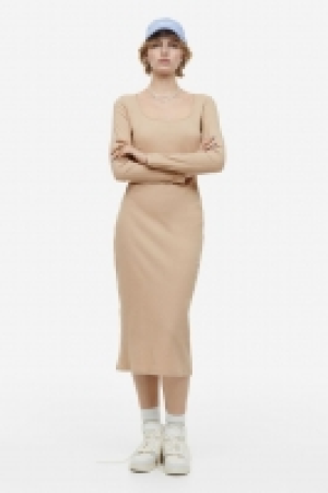 Vestido ajustado en canal&eacute; 5.99&nbsp;&euro;