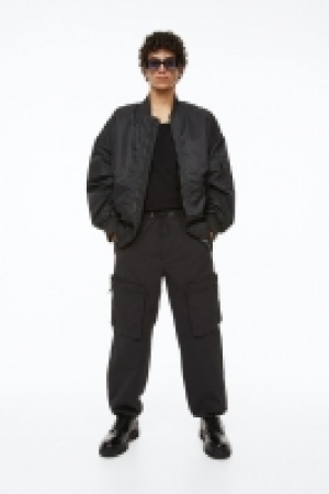 Pantalón cargo Loose Fit 17.99 €