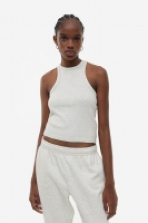 Top cropped sin mangas 4.99 €