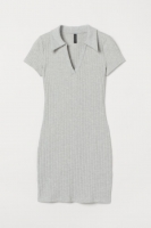 Vestido de punto con cuello 7.99&nbsp;&euro;