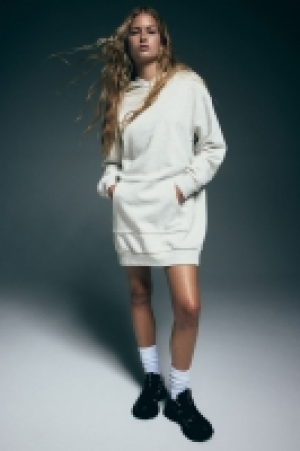 Vestido sudadera con capucha 15.99 €