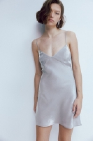 Vestido lencero de satén 8.99 €