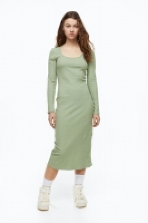 Vestido ajustado en canal&eacute; 10.99&nbsp;&euro;