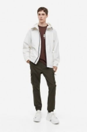 Joggers cargo de nailon Skinny Fit 18.99 €