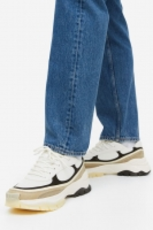 Zapatillas deportivas con suela gruesa 34.99 €