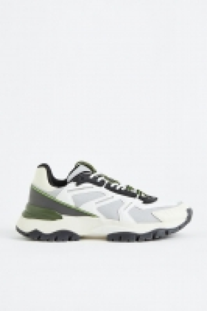 Zapatillas deportivas con suela gruesa 30.99 €