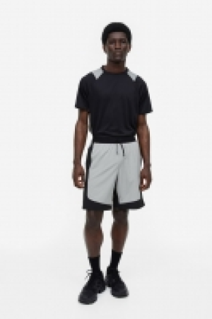 Pantal&oacute;n corto de deporte DryMove 14.99&nbsp;&euro;