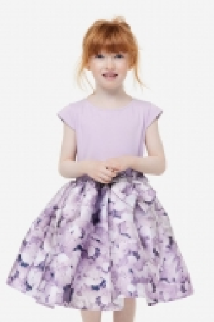 Vestido con vuelo 10.99 €