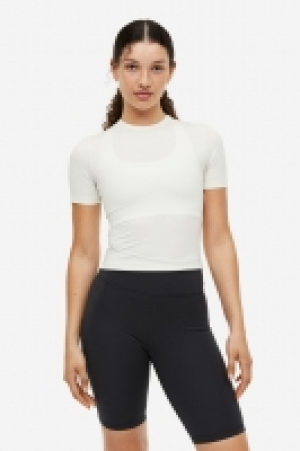 Top de deporte cropped en DryMove 6.99 €