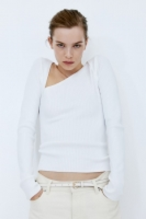 Jersey con escote asimétrico 11.99 €