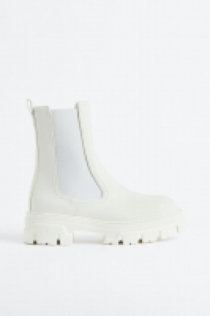 Botas Chelsea con suela gruesa 21.99 €