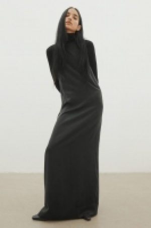 Vestido de seda 79.99 €