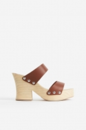 Sandalias de piel con plataforma