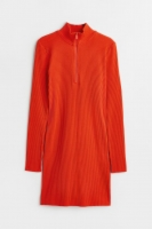 Vestido ajustado en punto de canalé 8.99 €