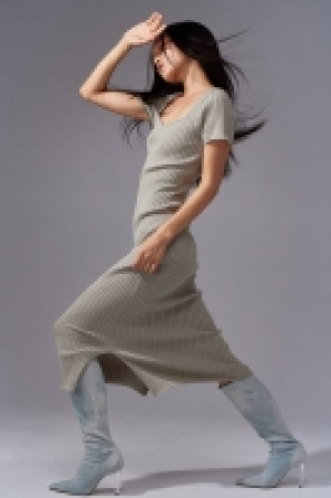 Vestido ajustado en punto de canalé 10.99 €