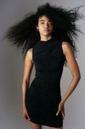 Vestido ajustado fruncido