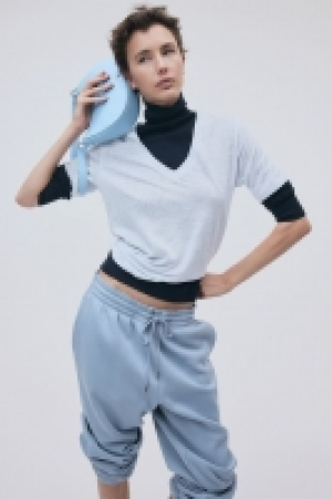 Camiseta en punto de lino con escote en V 5.99 €