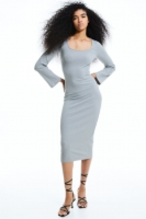 Vestido ajustado de canal&eacute;