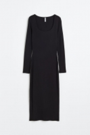 HM  Vestido ajustado en canal&eacute;