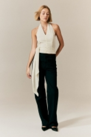 Top halter con efecto arrugado