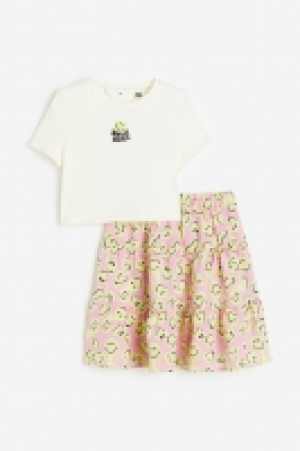HM  Conjunto de camiseta y falda